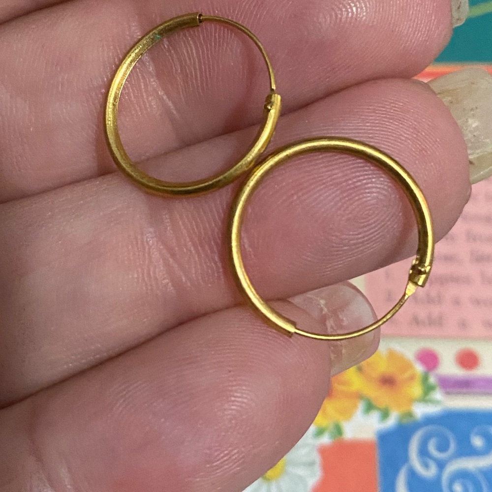 Hoop earrings - Picture 1 of 2